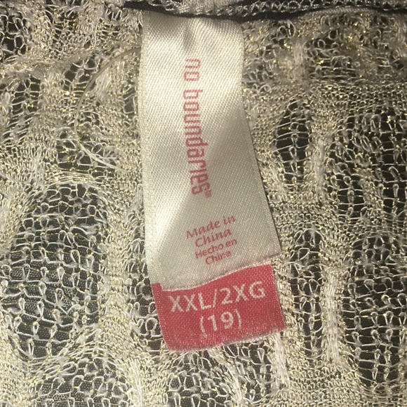 Plus size crop top - Picture 2 of 3